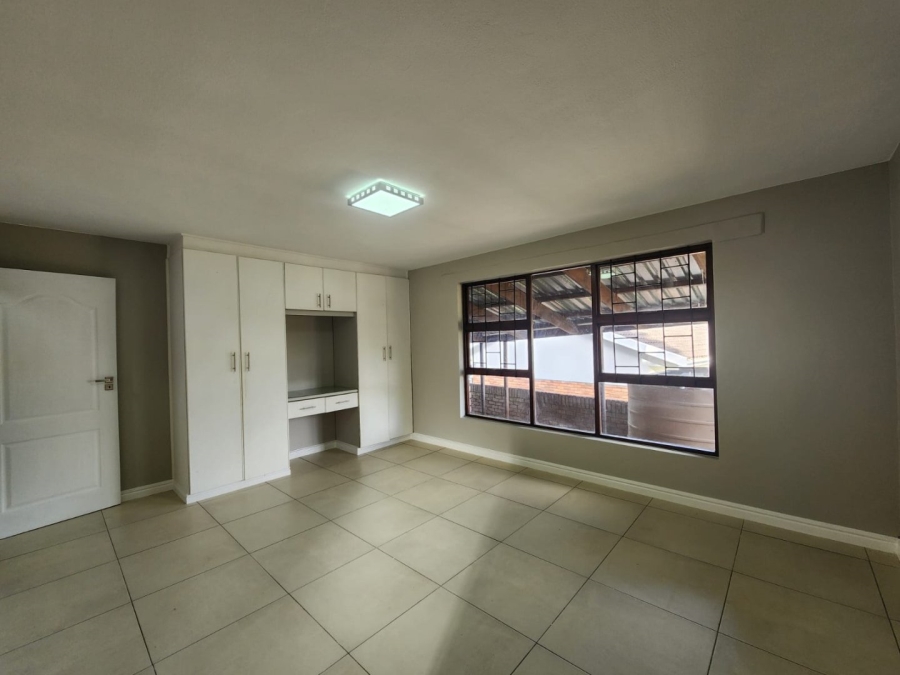 5 Bedroom Property for Sale in Loerie Park Western Cape